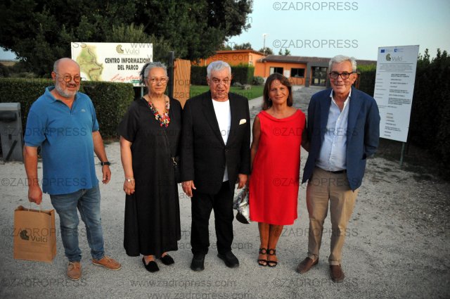 zahi hawass 2 -  
 
Zahi Hawass : da Vulci a Montalto di Castro provVITERBO presenta la sua autobiografia